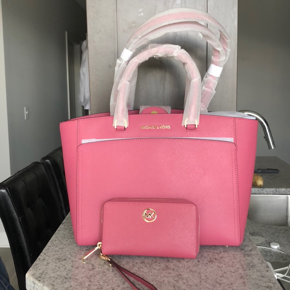 Michael Kors large Double Handle Emmy and Wristlet